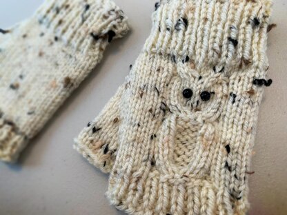 Fingerless Gloves – with OWLS! Includes How-to Video