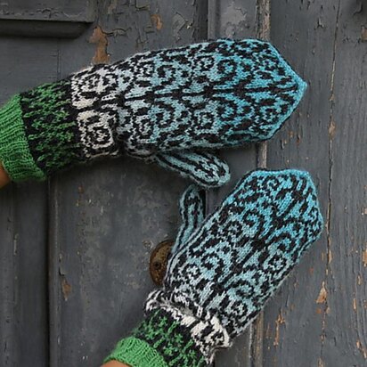 Ironwork Mittens - knitting pattern