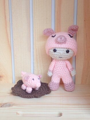 Felton in Pig Costume