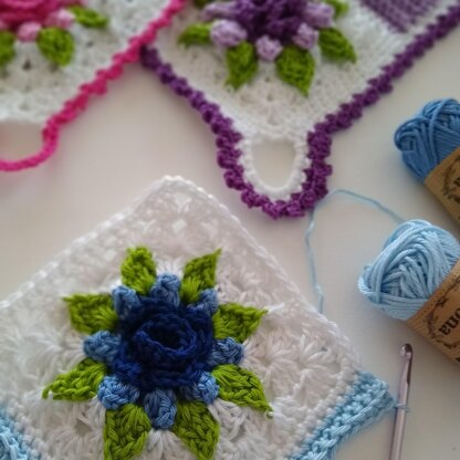 Mitered Blossom Dishcloth