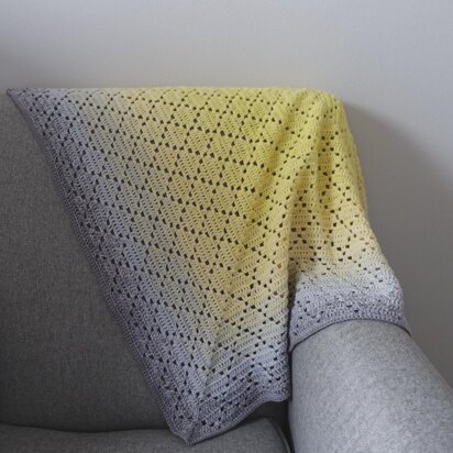 Dainty Diamond Blanket