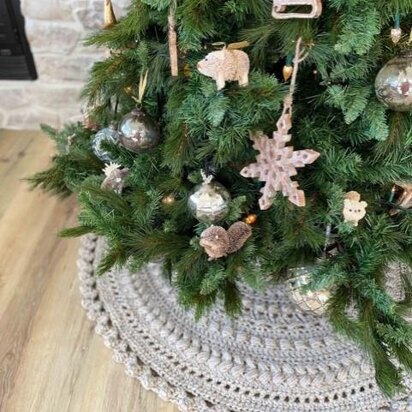 Sweater Weather Christmas Tree Skirt Pattern