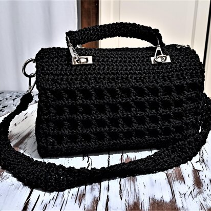 Bella crochet handbag