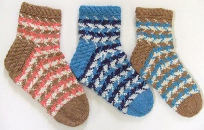 Cresting Waves Clog Socks