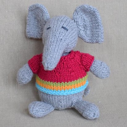 Wee Ones Seamless Knit Toys - knitting pattern