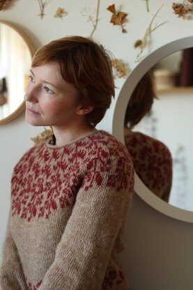 Between petals pullover