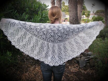 Lola Celtic Knots Shawl