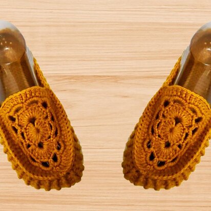 A crochet women shoes