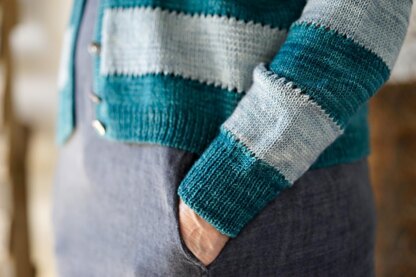 Loop hole (cardigan)