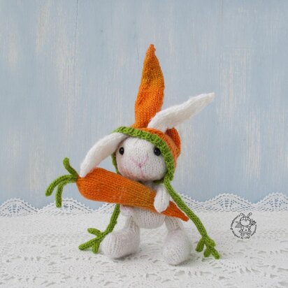 Bunny and carrot knitted flat