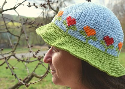Bucket Hat Flower Meadow