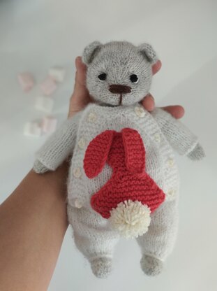 Christmas bear knitting pattern