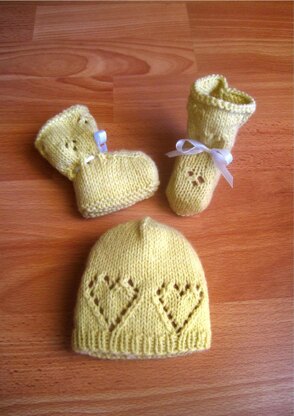 Little Sweetie Hat & Booties Set