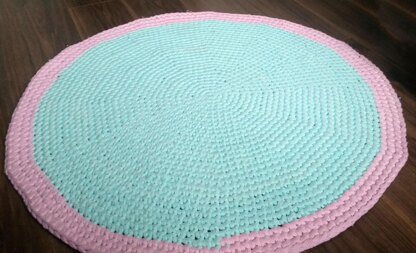 Perfect Circle T-Shirt Yarn Rug