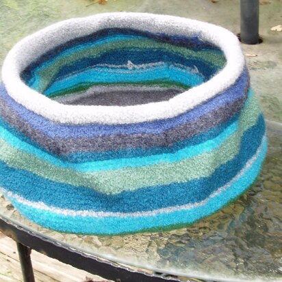 Felted Cat Bowl - knitting pattern