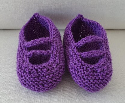 Veronica - 4ply baby shoes