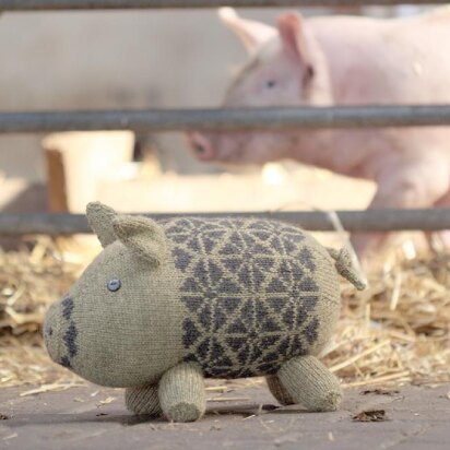 Plum Pudding Pig - knitting pattern