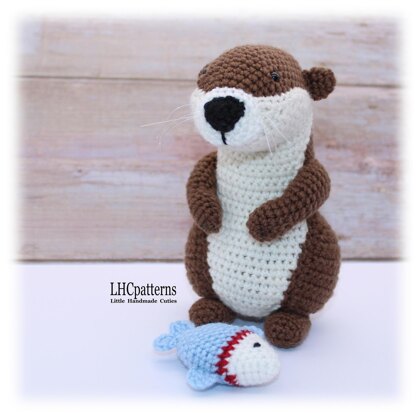 Otter with Fish Crochet Pattern