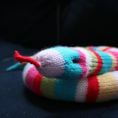 Slinky snake - knitting pattern