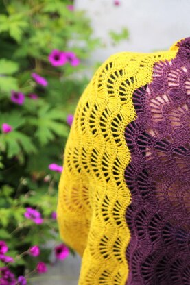 Feather & Fan Shawl