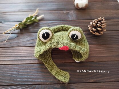 Froggie beanie for doll