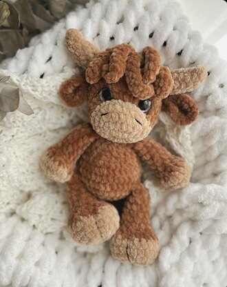 Plush highland cow toy