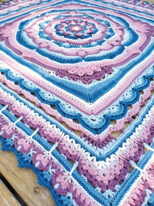 Maxine Afghan