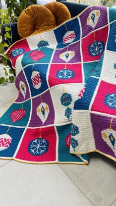 Merry Bauble Blanket