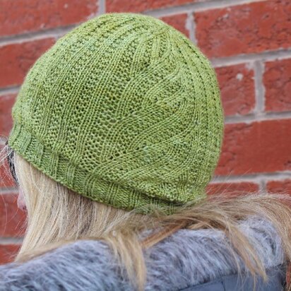 Interrupted swirl hat - knitting pattern