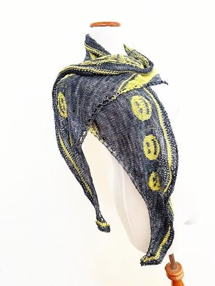All smiles shawl