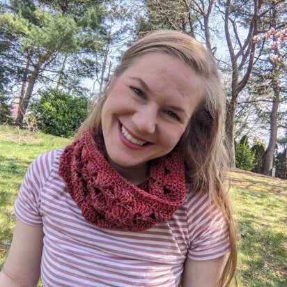 Spring Triangles Cowl