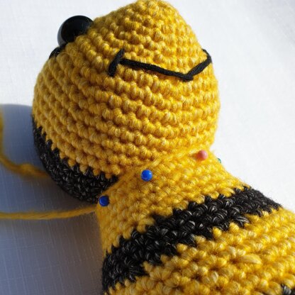 Becky the Bumblebee - UK Terminology - Amigurumi