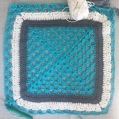 Mod Granny Square Beach Bag
