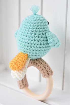 Amigurumi bird rattle