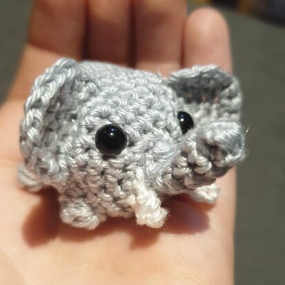 Crochet elephant amigurumi