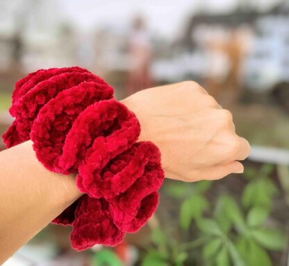 Luxurious Velvet Scrunchie Crochet Pattern