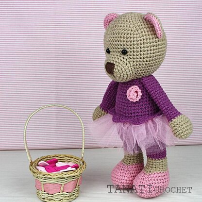 Crochet pattern of Girl Bear