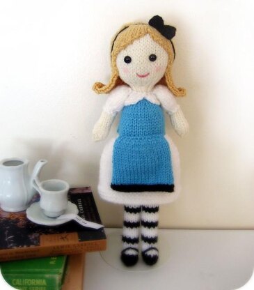 Alice in Wonderland Knit Pattern