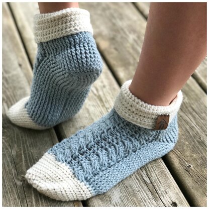 Cozy Cabin Ankle Socks