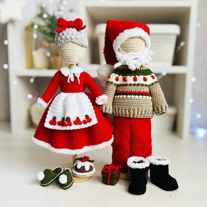 Crochet doll clothes, pattern, doll clothes, amigurumi doll outfit, Santa and Mrs Claus outfits