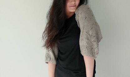 Patricia - leaf pattern shrug