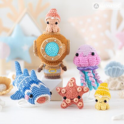 7-in-1 deep ocean crochet pattern amigurumi by AradiyaToys (Olka Novytska) mini kingdom stingray whale shark jellyfish diver crochet tutorial DIY PDF file
