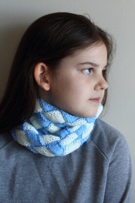 Statement Entrelac Cowl