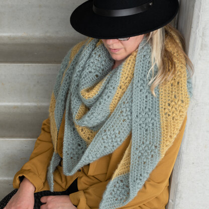 Elegant Diamond Bobble Shawl in Yarn and Colors Elegant - YAC100134 - Downloadable PDF