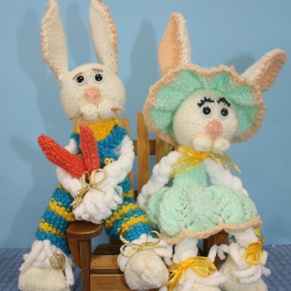 Skinny and Ginny -Bernat Baby Blanket Bunnies