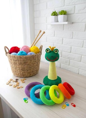 Stacking rings Rainbow Frog
