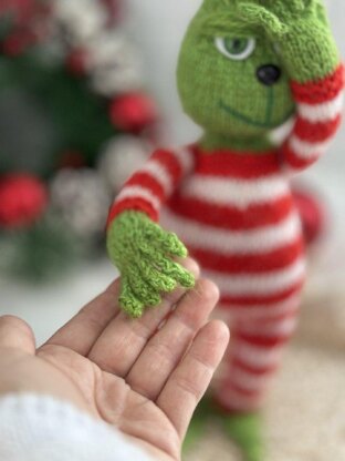 Baby Grinch Christmas knitting pattern