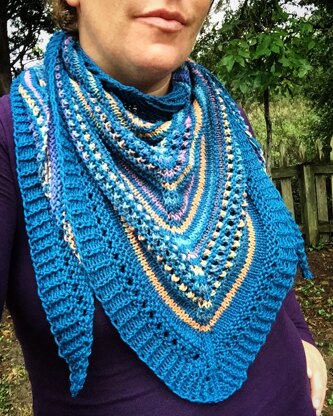Fun and easy triangle scarf