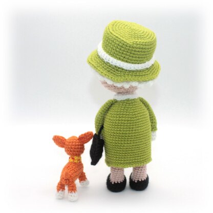 The Queen with Her Dog Crochet Pattern