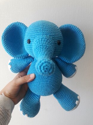 Bernie the Birthday Elephant amigurumi pattern